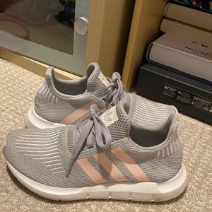 Adidas Sneakers